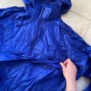 80s lady’s footlocker retro blue wind breaker